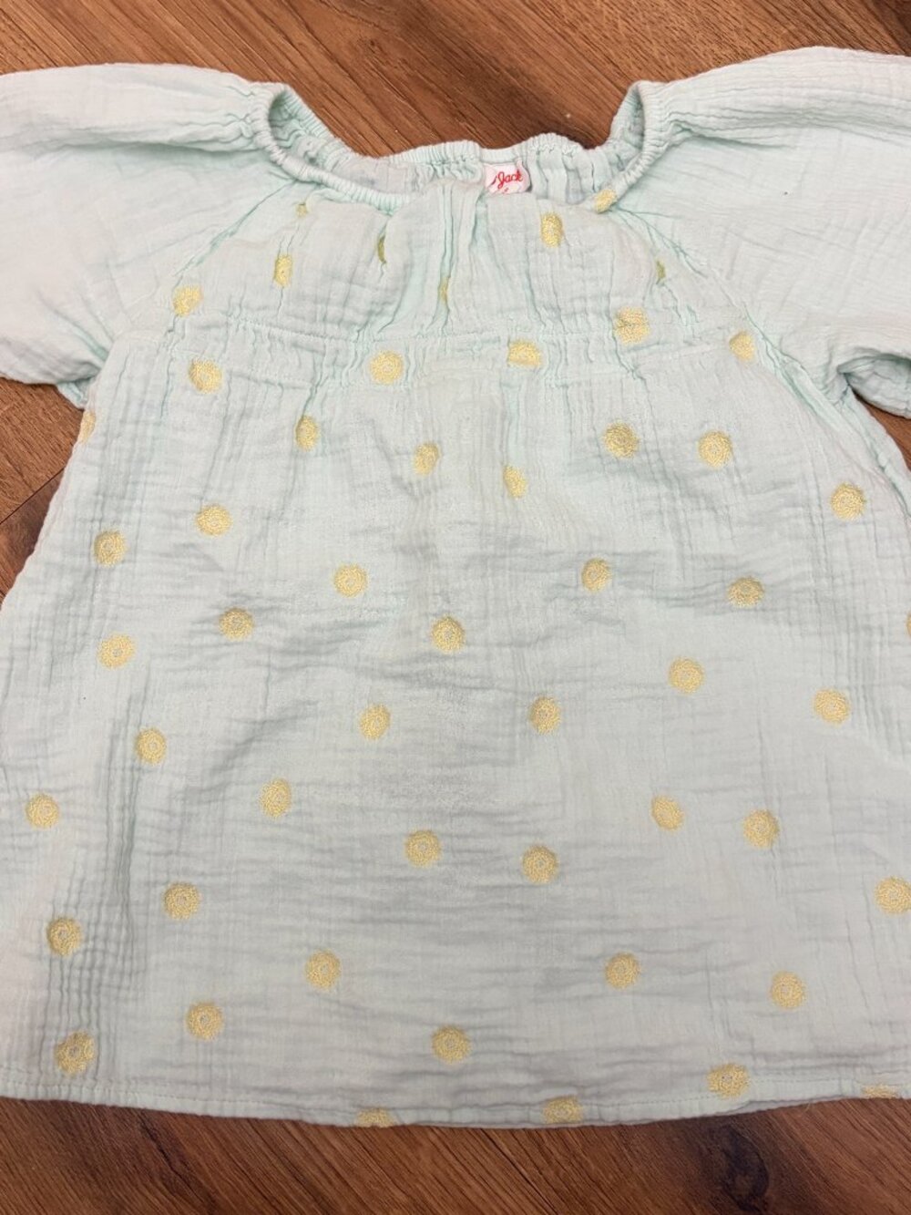 Girls short sleeve Embroidered daisies woven top. Size XL (14).